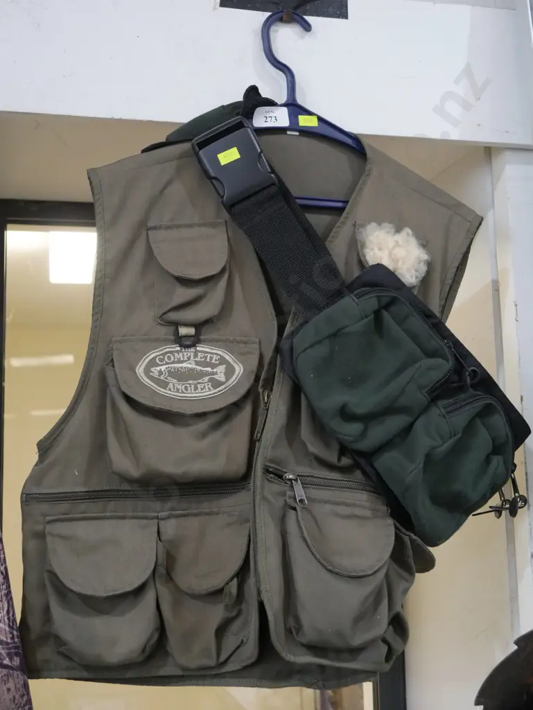 Fishing vest Image 1++