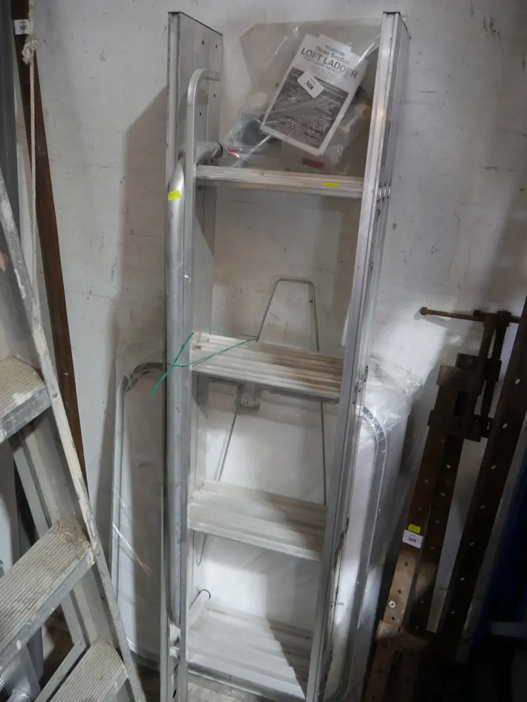 Loft ladder Image 1++