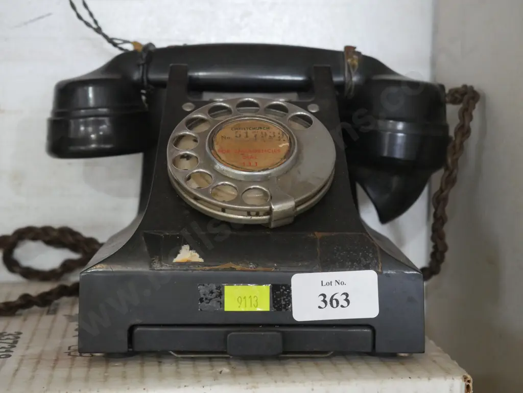 Vintage telephone Image 1++