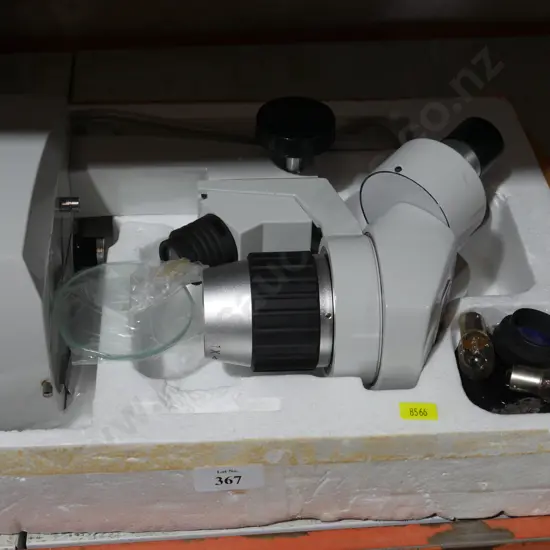 Microscope