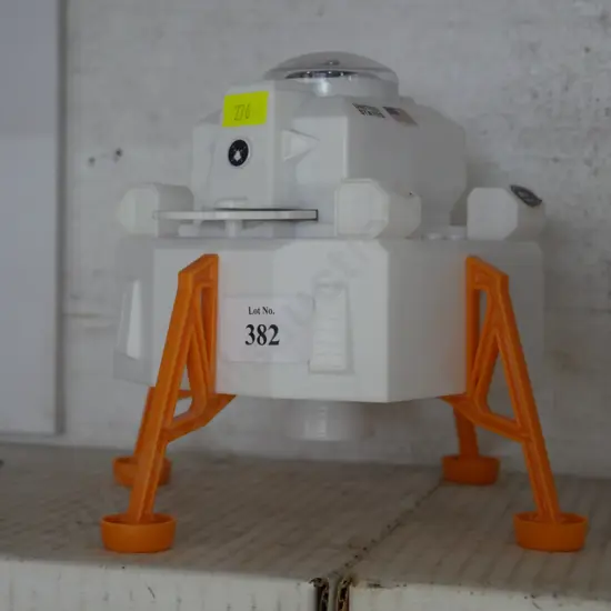 Moon lander