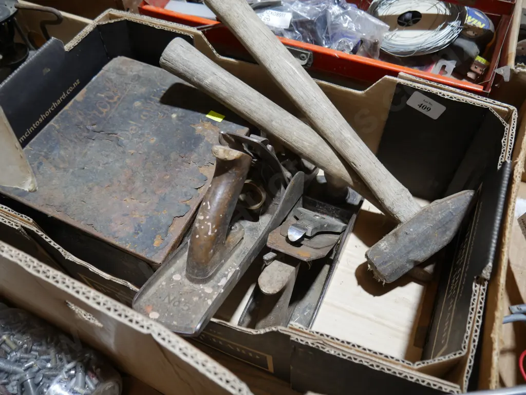 Wood planes, hammers etc Image 1++