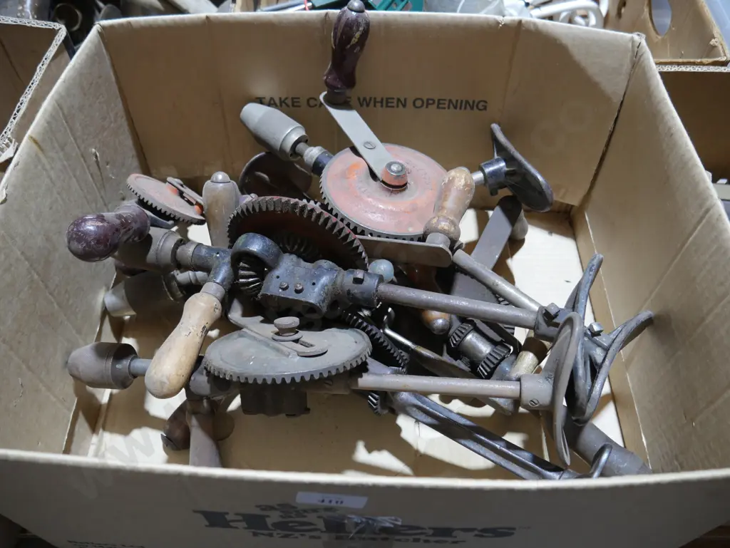 Assorted hand drills Image 1++
