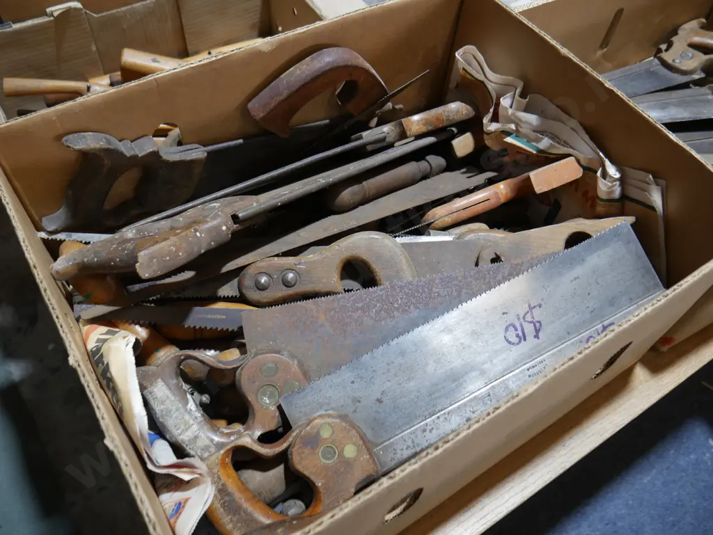 Assorted hand saws Image 1++