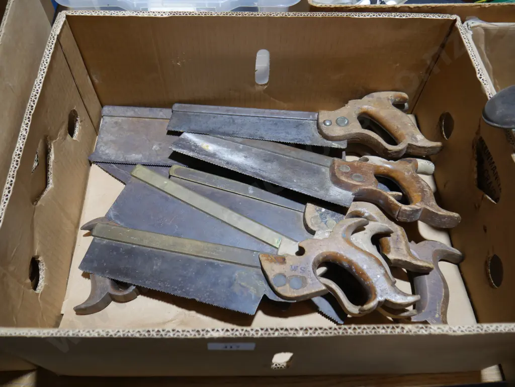 Assorted hand saws Image 1++