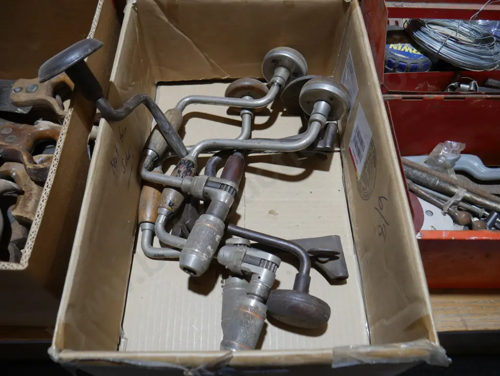 Assorted hand drills Image 1++