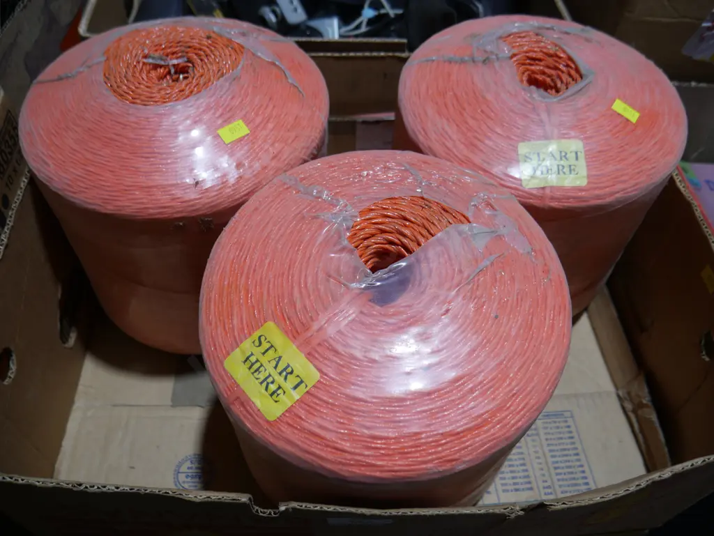 Bailing twine rolls Image 1++