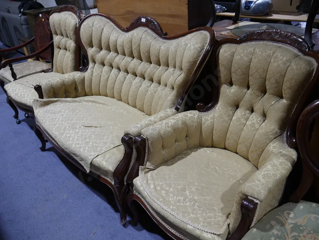 3 piece vintage suite Image 1++