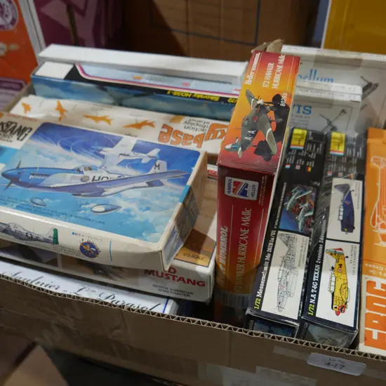 Model plane kitsets