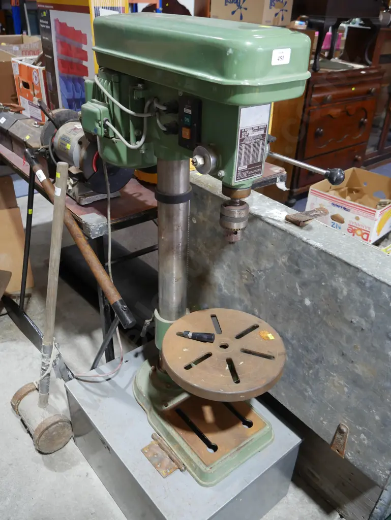 Large drill press Image 1++