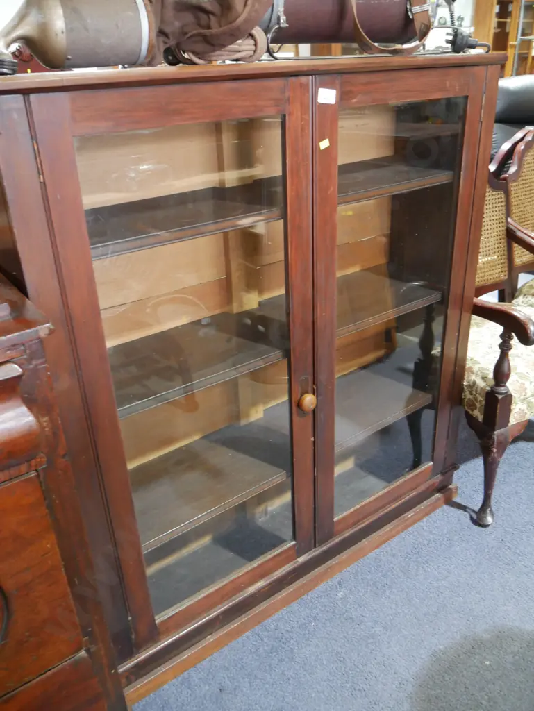 Glass door display cabinet Image 1++