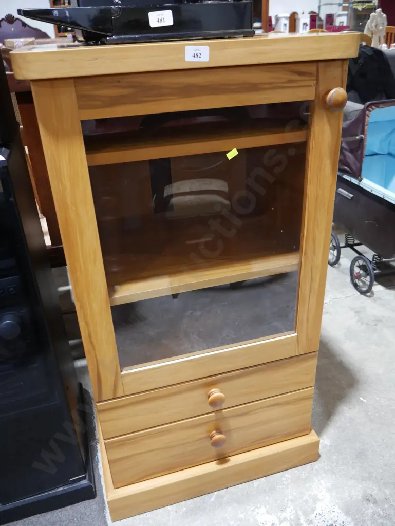 Stereo cabinet Image 1++