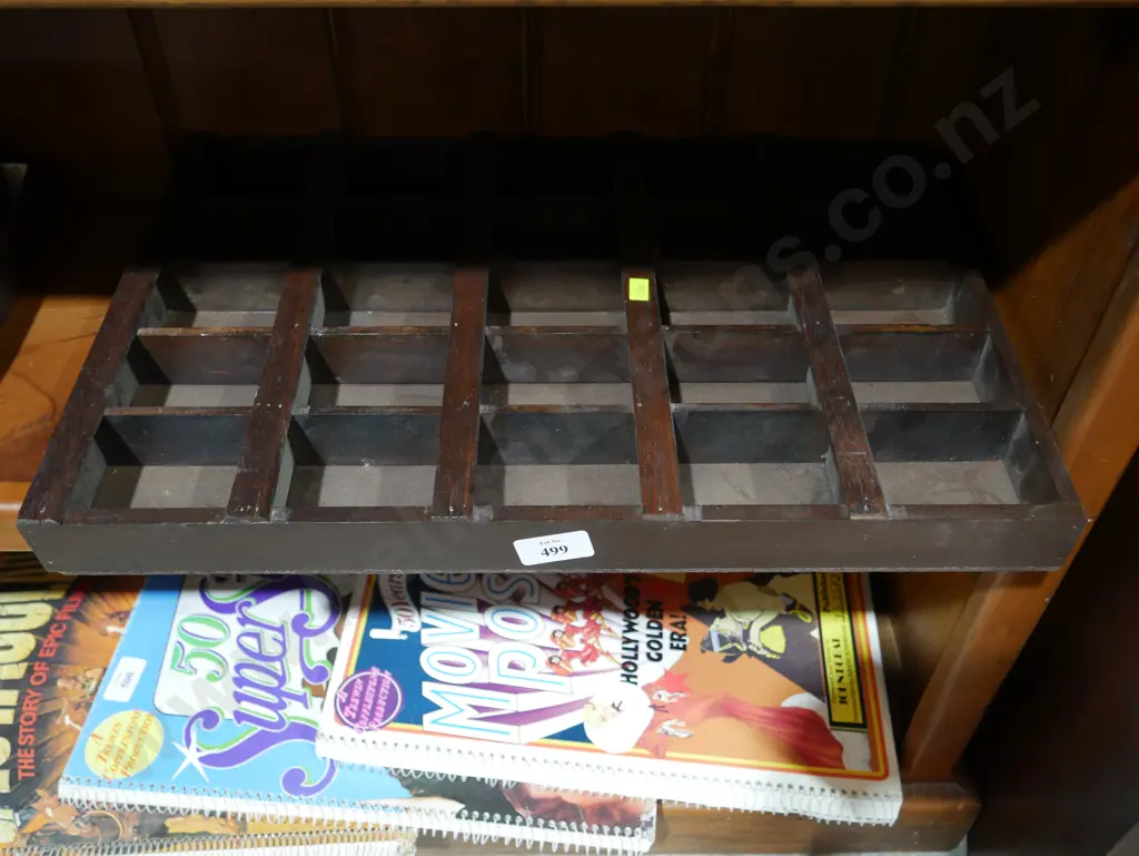 Wall display shelf Image 1++