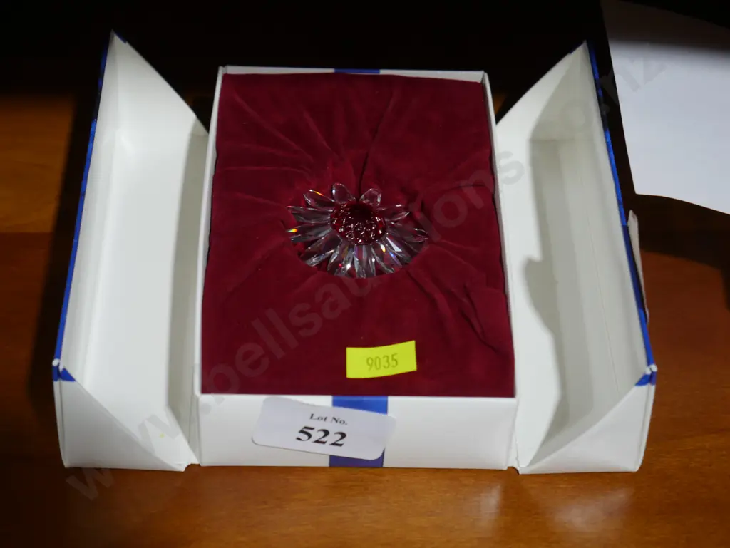 Swarovski red flower Image 1++