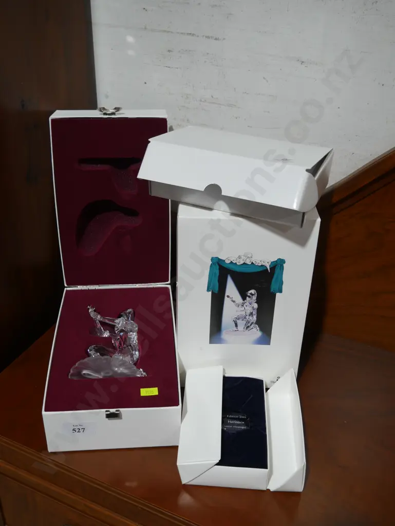 Swarovski masked figurine Image 1++