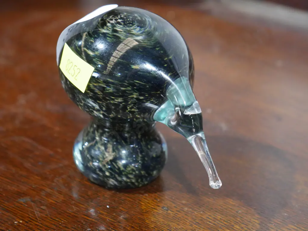 Glass kiwi Image 1++