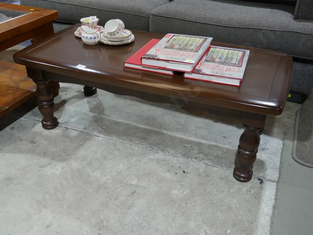 Coffee table Image 1++