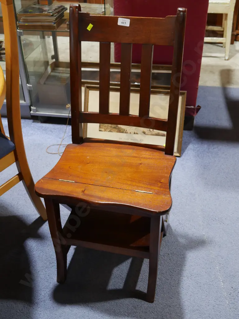 Step stool chair Image 1++
