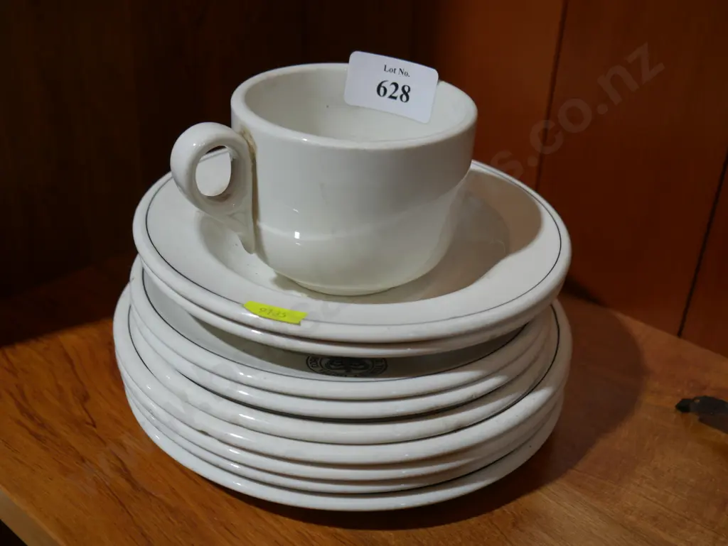 NZ tourist hotel crockery Image 1++