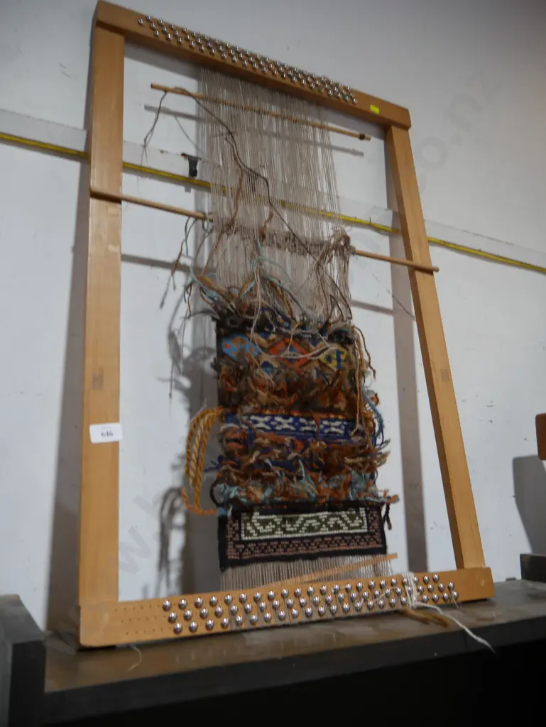 Weaving display Image 1++