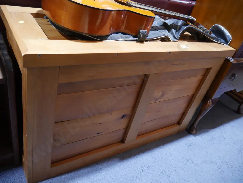Wooden trunk Image 1++