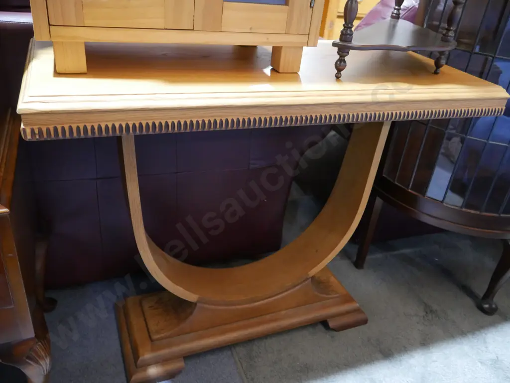 Hall table Image 1++