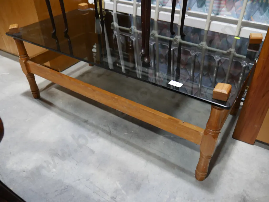 Glass top coffee table Image 1++