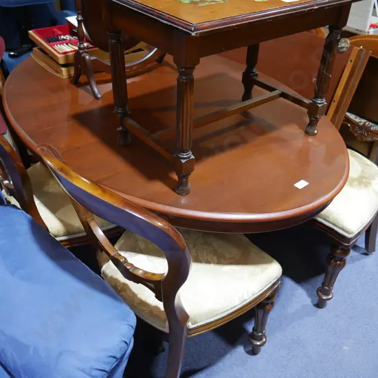 Dining table & 6 chairs