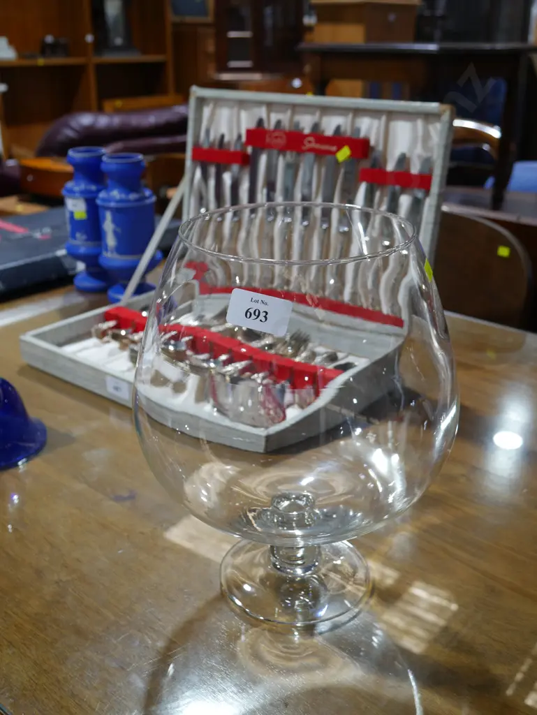 Large brandy balloon glass Image 1++