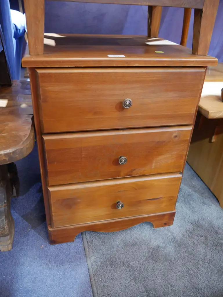 Bedside drawers Image 1++