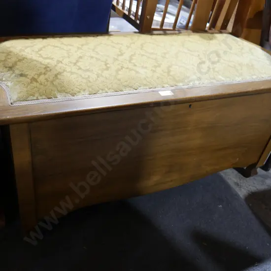 Padded top glory box