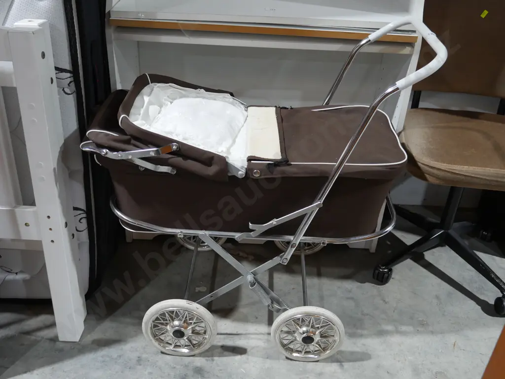 Doll pram Image 1++