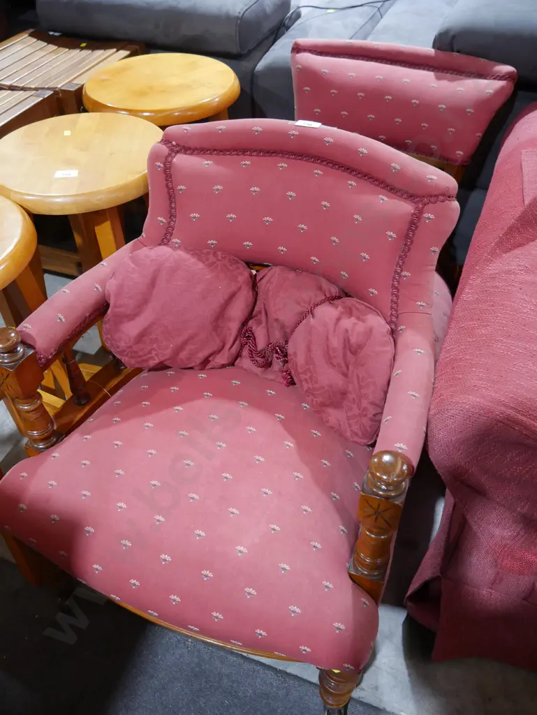 2 chairs Image 1++