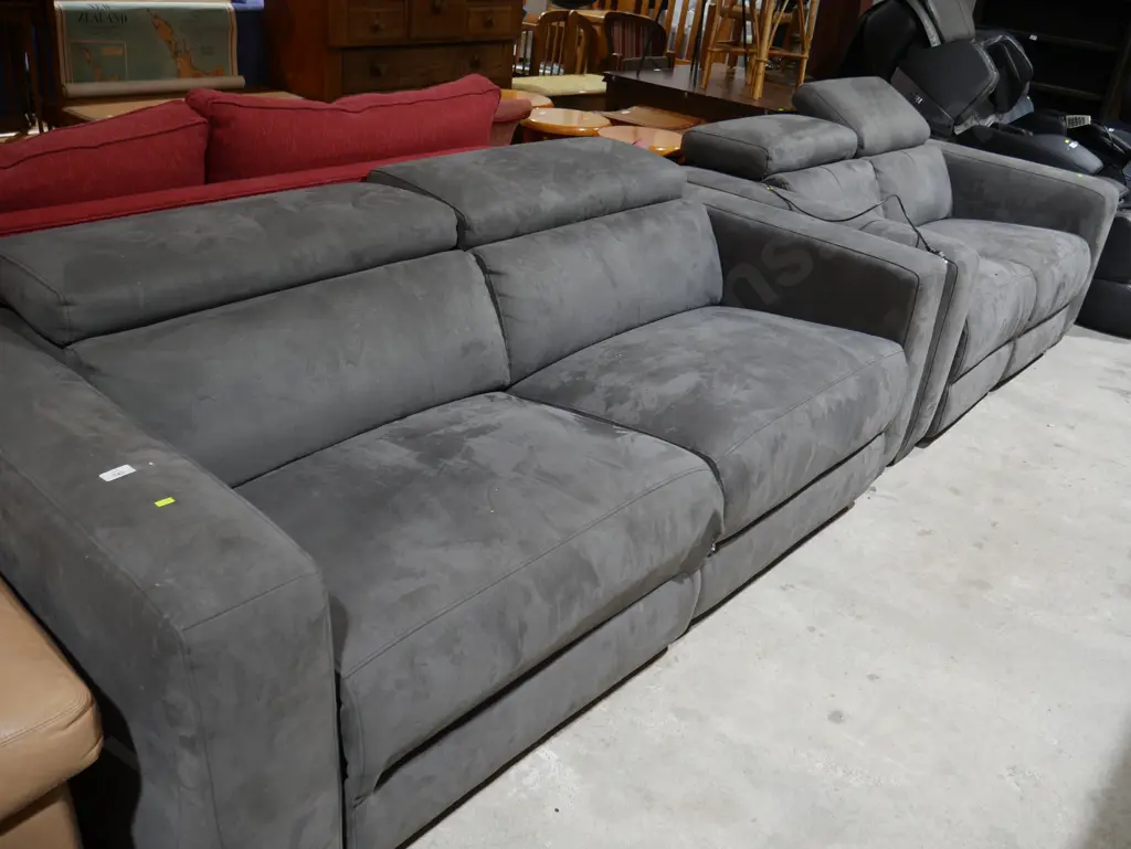 Electric 3 and 2 seater settees Image 1++
