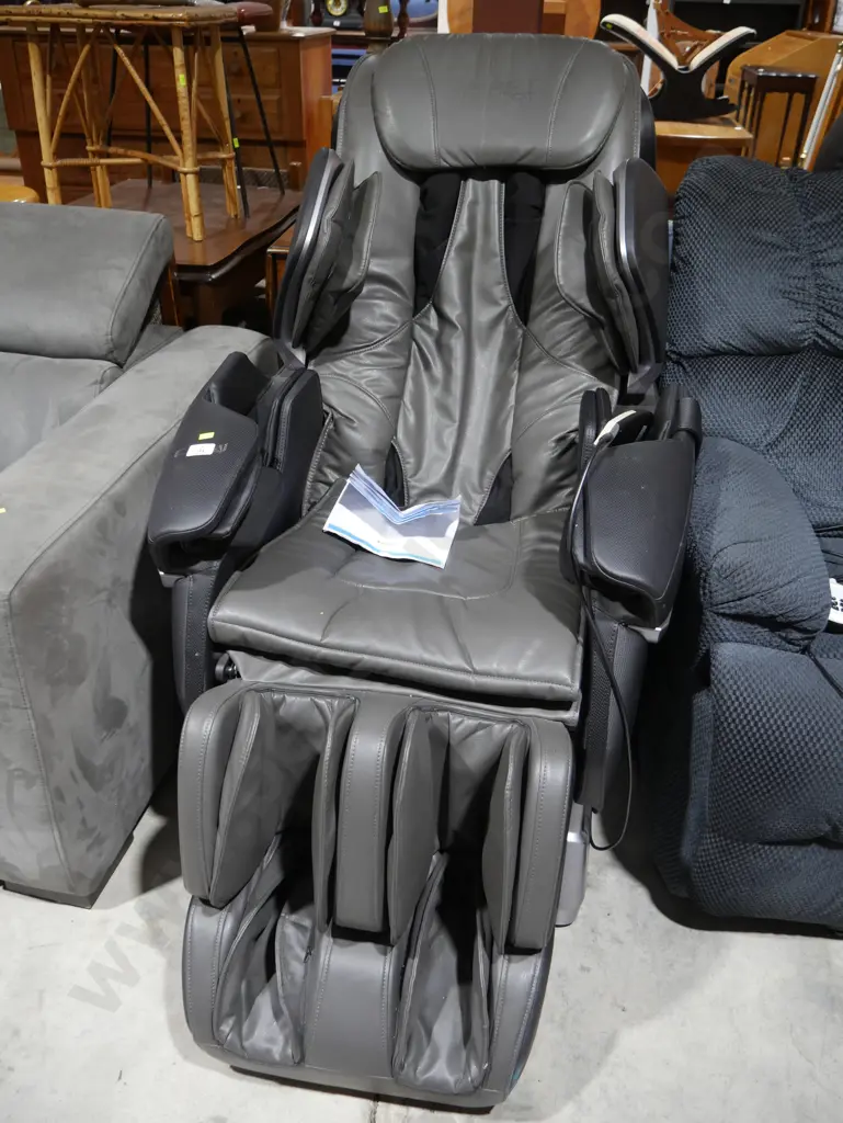 Smart comfort massage chair Image 1++