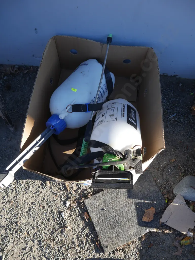 Garden sprayers Image 1++