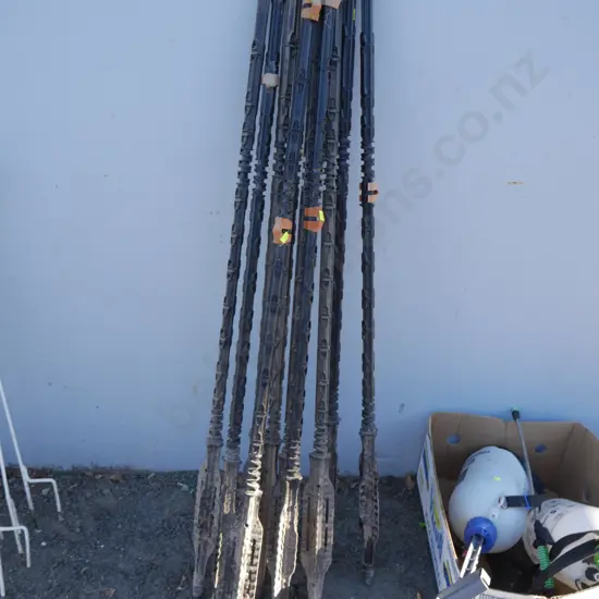 Insulated line posts