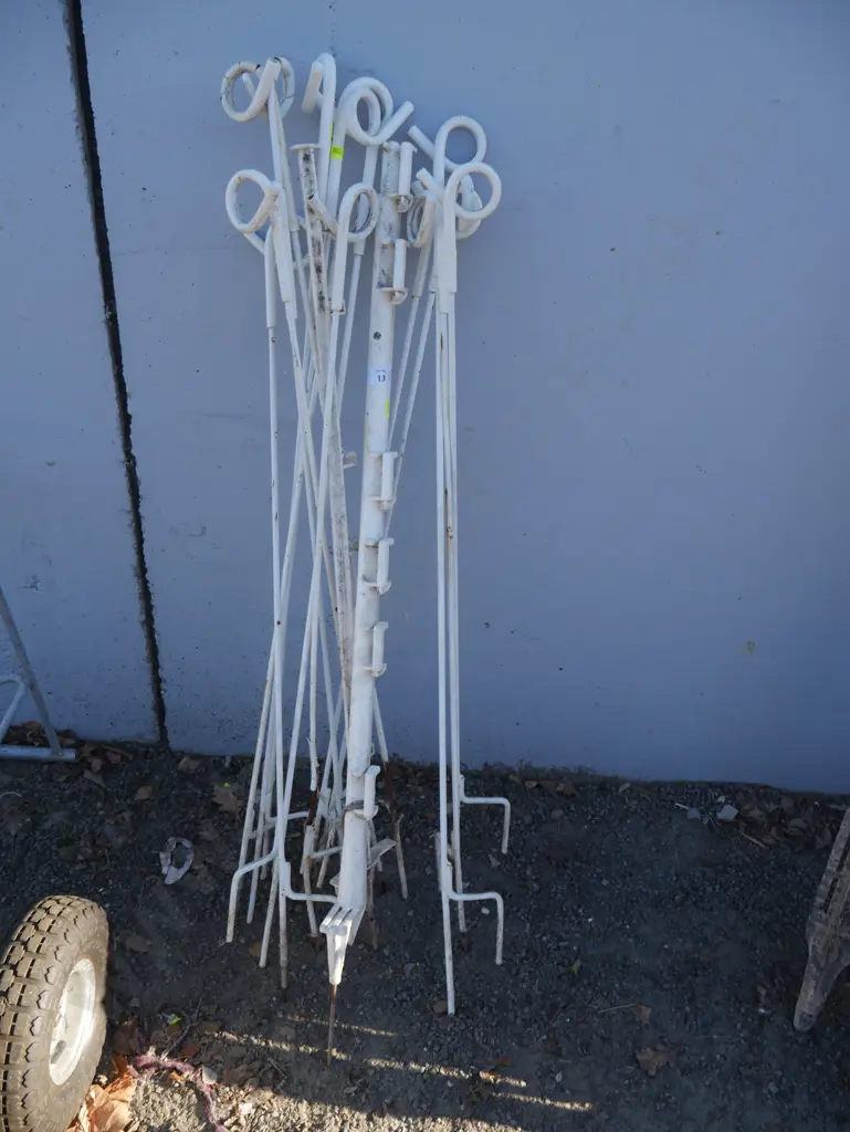 Pigtail posts Image 1++