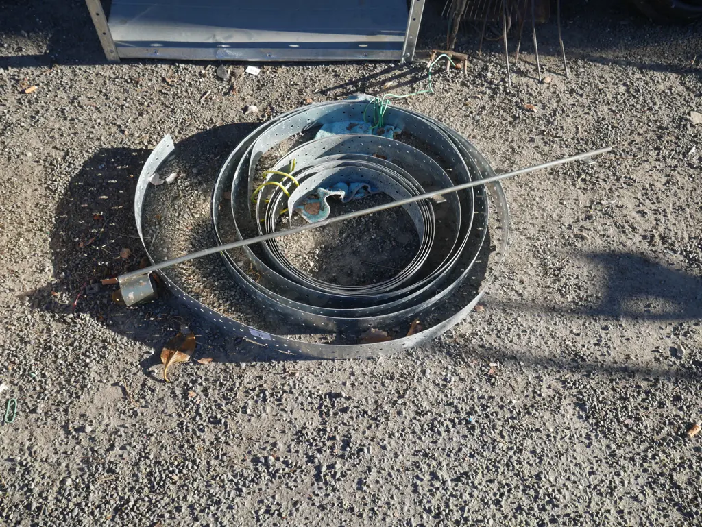 Galvanized brace strapping Image 1++