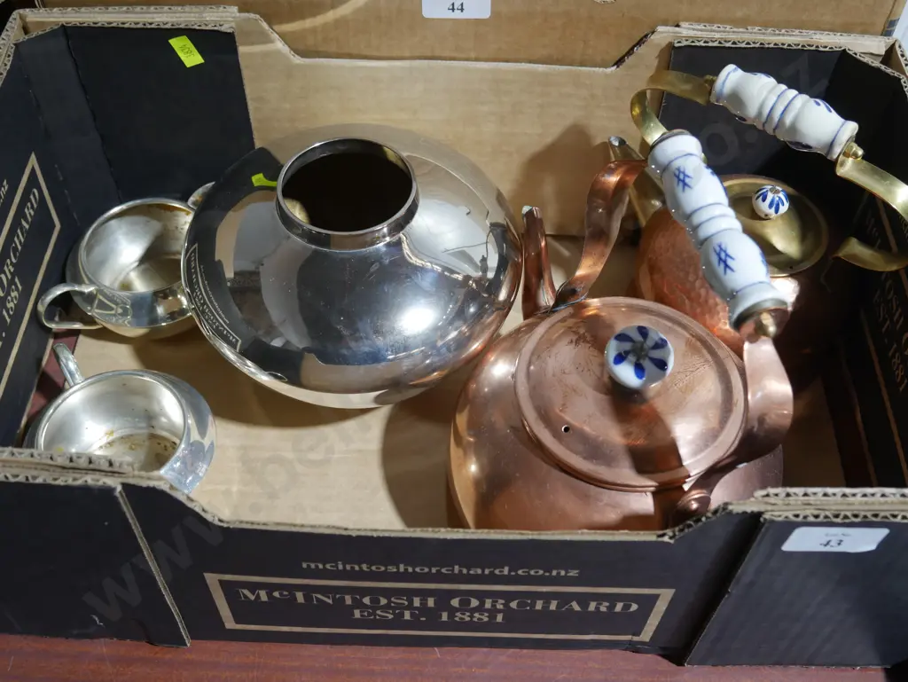 Copper teapots etc Image 1++