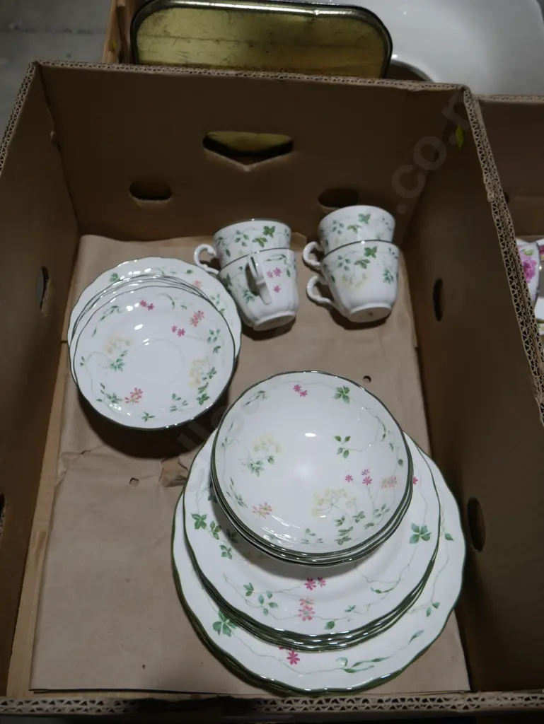 Royal Doulton 'Southdown' dinnerware Image 1++