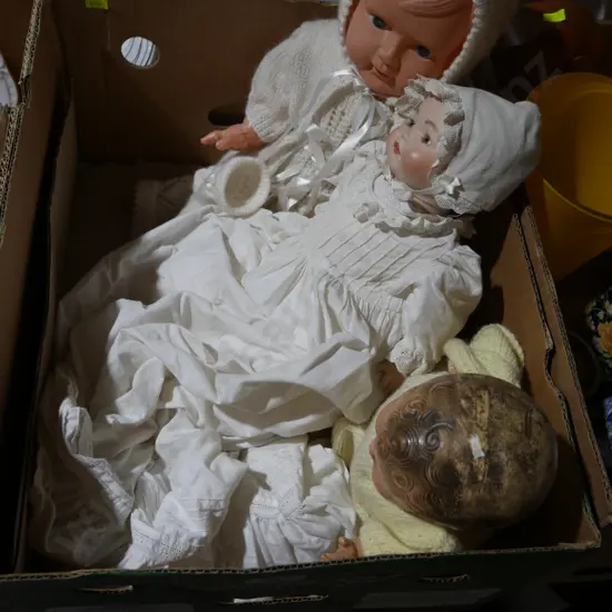 3 dolls