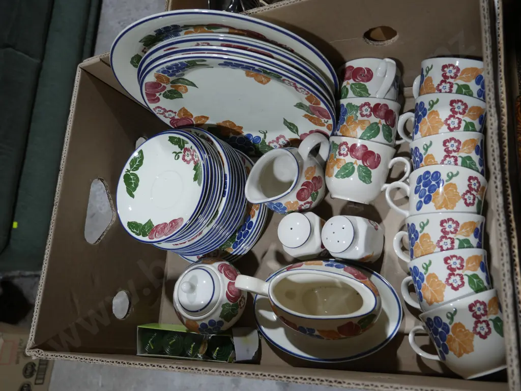 Staffordshire "Chianti" dinnerware Image 1++