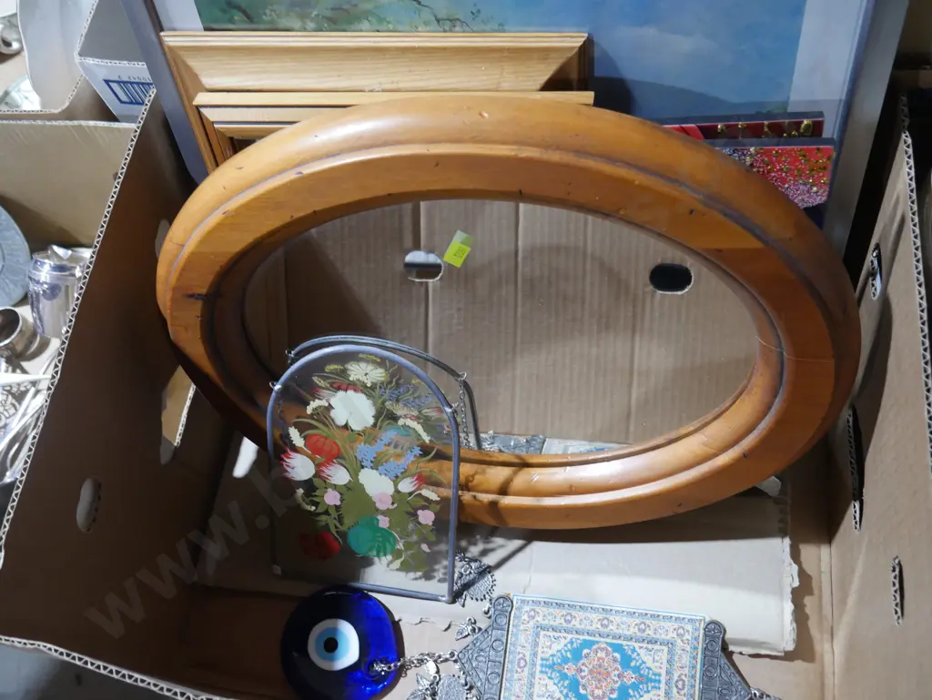 Mirror, artworks, frames etc Image 1++