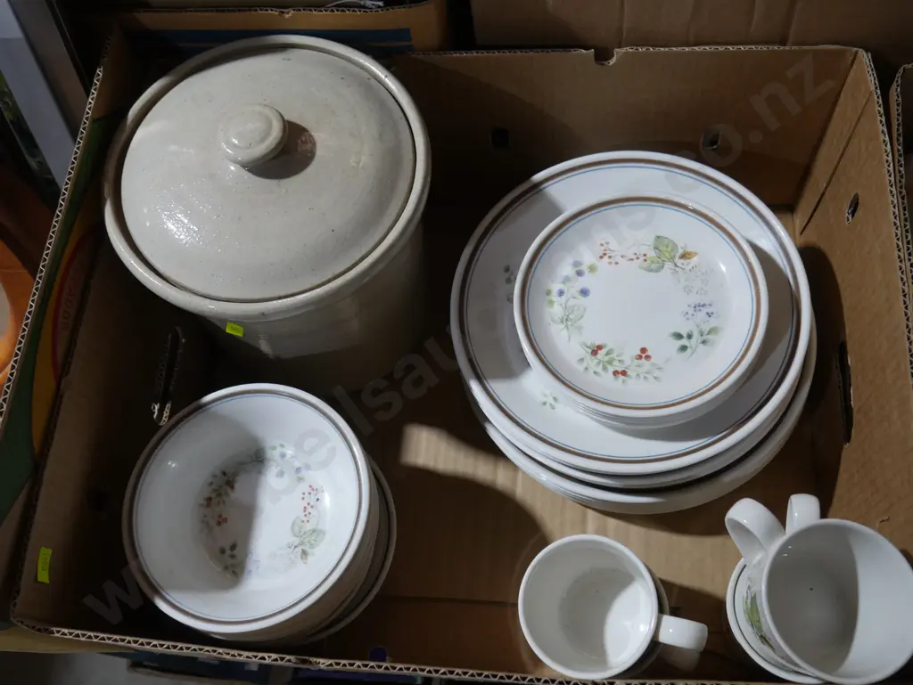 Royal Albert 'Bitter sweet' dinnerware etc Image 1++