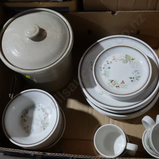 Royal Albert 'Bitter sweet' dinnerware etc