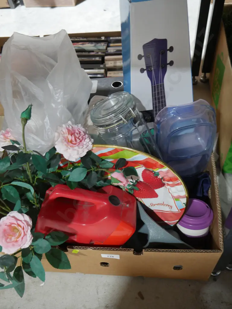 Assorted sundries Image 1++