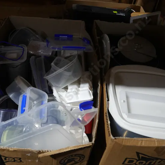 4 boxes of kitchenware
