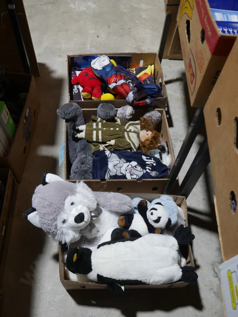 3 boxes of soft toys etc Image 1++