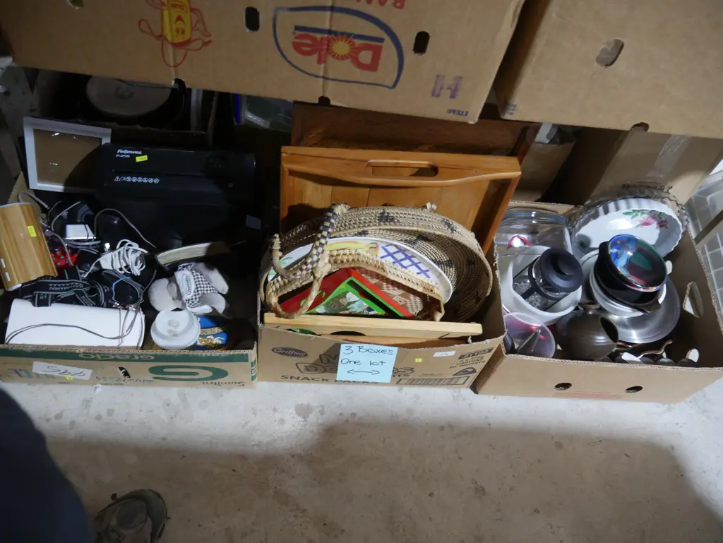 Three boxes of kitchenware, trays etc Image 1++